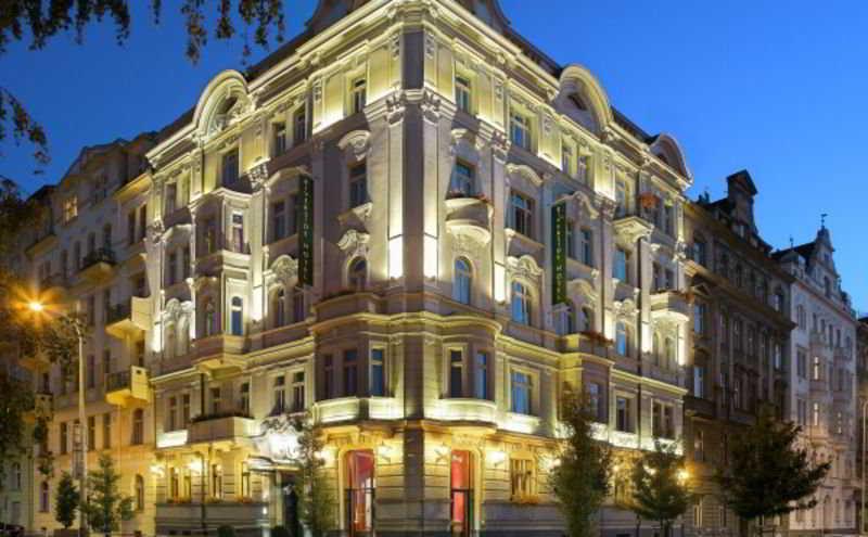 Mamaison Hotel Riverside Praga Esterno foto